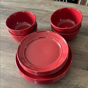 Elegant Red Dinnerware Set